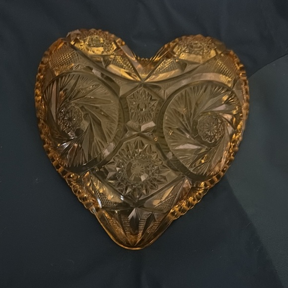 L E Smith Amber Heart Shape Candy Dish - Picture 3 of 3